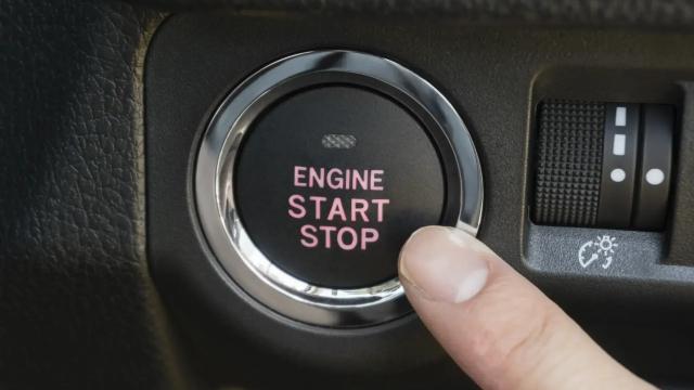 Switching Off in Traffic: When It Saves Fuel, When It Doesn’t, and How Stop-Start Works