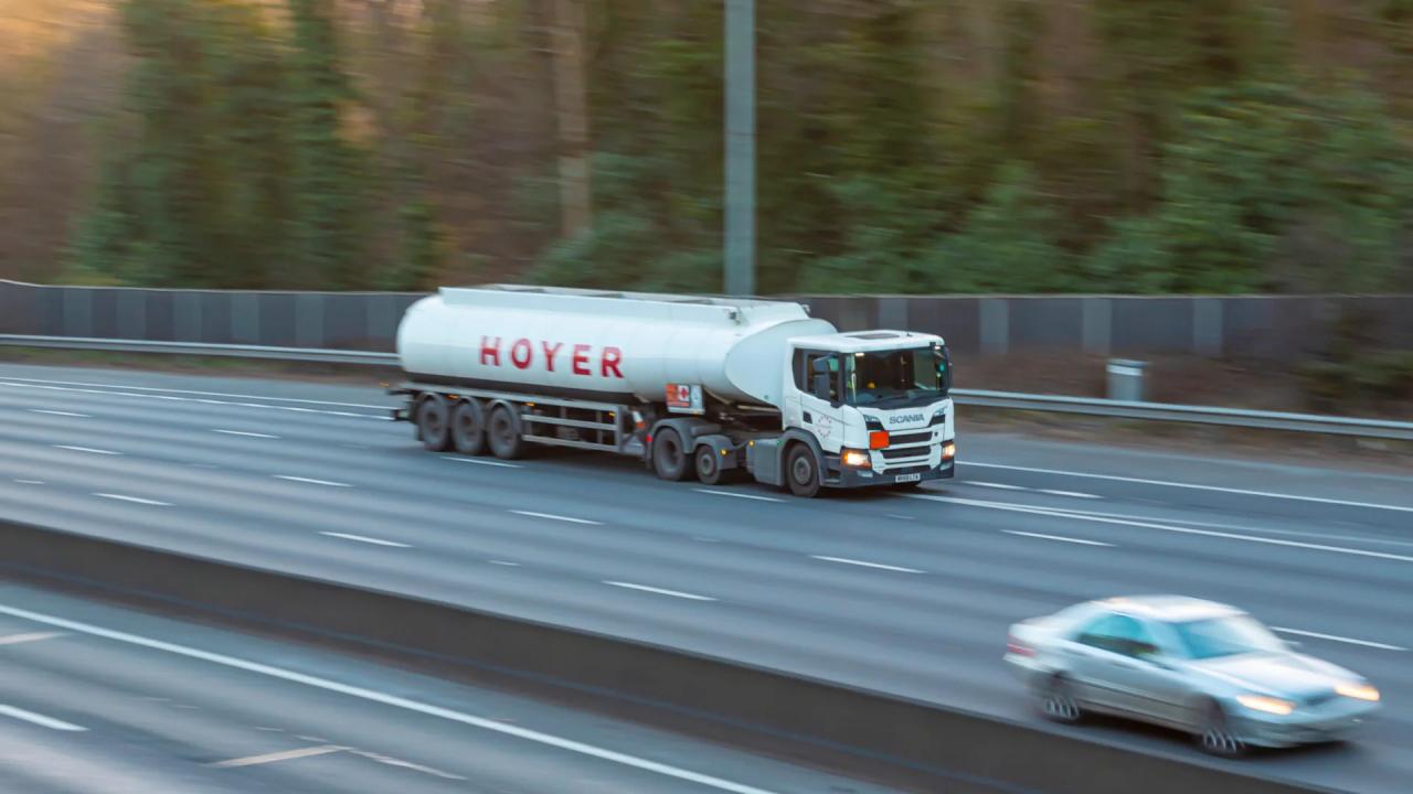 Hoyer tanker on a UK motorway